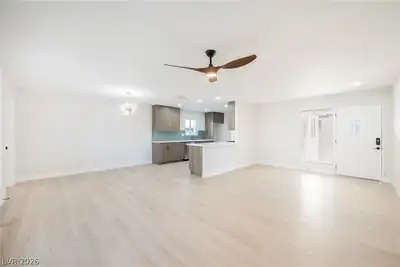 872 Count Wutzke Avenue, Las Vegas, NV 89119 