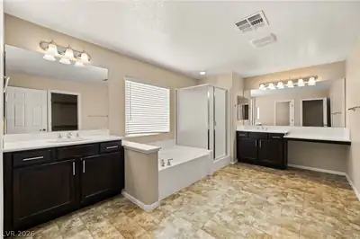 1753 Gentle Brook Street, North Las Vegas, NV 89084 Primary Bathroom