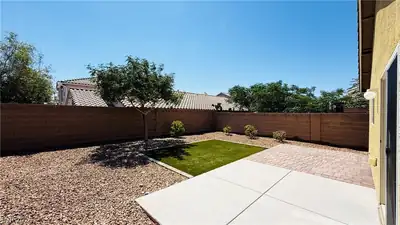 10202 Purple Primrose Drive, Las Vegas, NV 89141 Yard