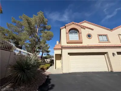 8301 BOSECK Drive 201, Las Vegas