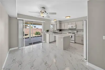 719 Tawney Eagle Street, Henderson, NV 89015 Kitchen