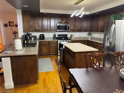10688 Spruce Bough Street, Las Vegas, NV 89183 Kitchen