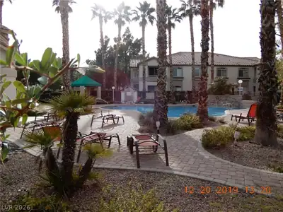 75 North Valle Verde Drive 411, Henderson, NV 89074 Pool