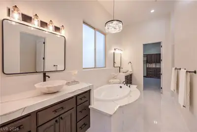 5 Ayden Drive, Henderson, NV 89052 Primary Bathroom