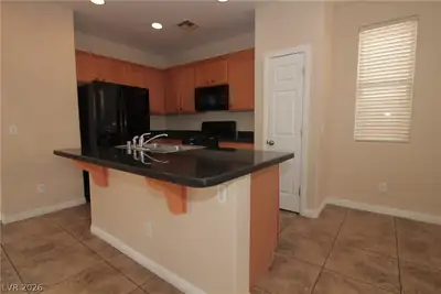 7560 Tressider Avenue, Las Vegas, NV 89179 Kitchen