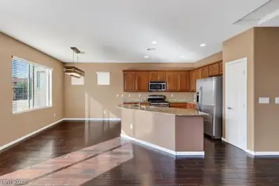 7473 Glimmering Sun Avenue, Las Vegas, NV 89178 Kitchen