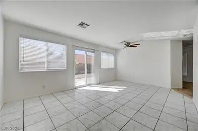 6393 Venus Vale Court, Las Vegas, NV 89156 Living Room
