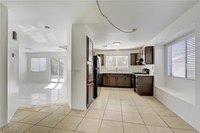 6393 Venus Vale Court, Las Vegas, NV 89156 Kitchen